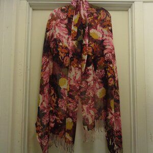 OLD WORLDE STYLED BIG PINK DIFFUSED FLORALS PRINT SCARF W FRINGE